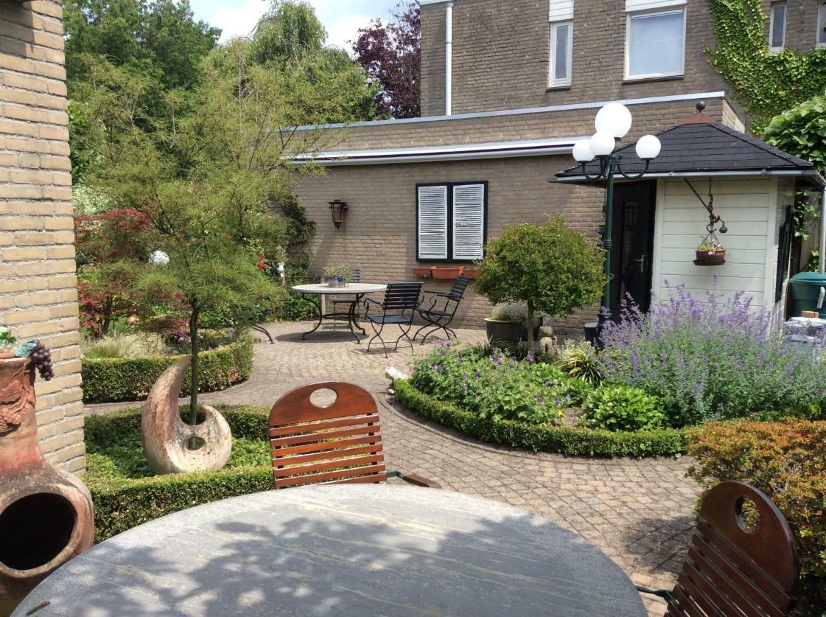 De Aremberg Bed and Breakfast Waalre Eksteriør billede